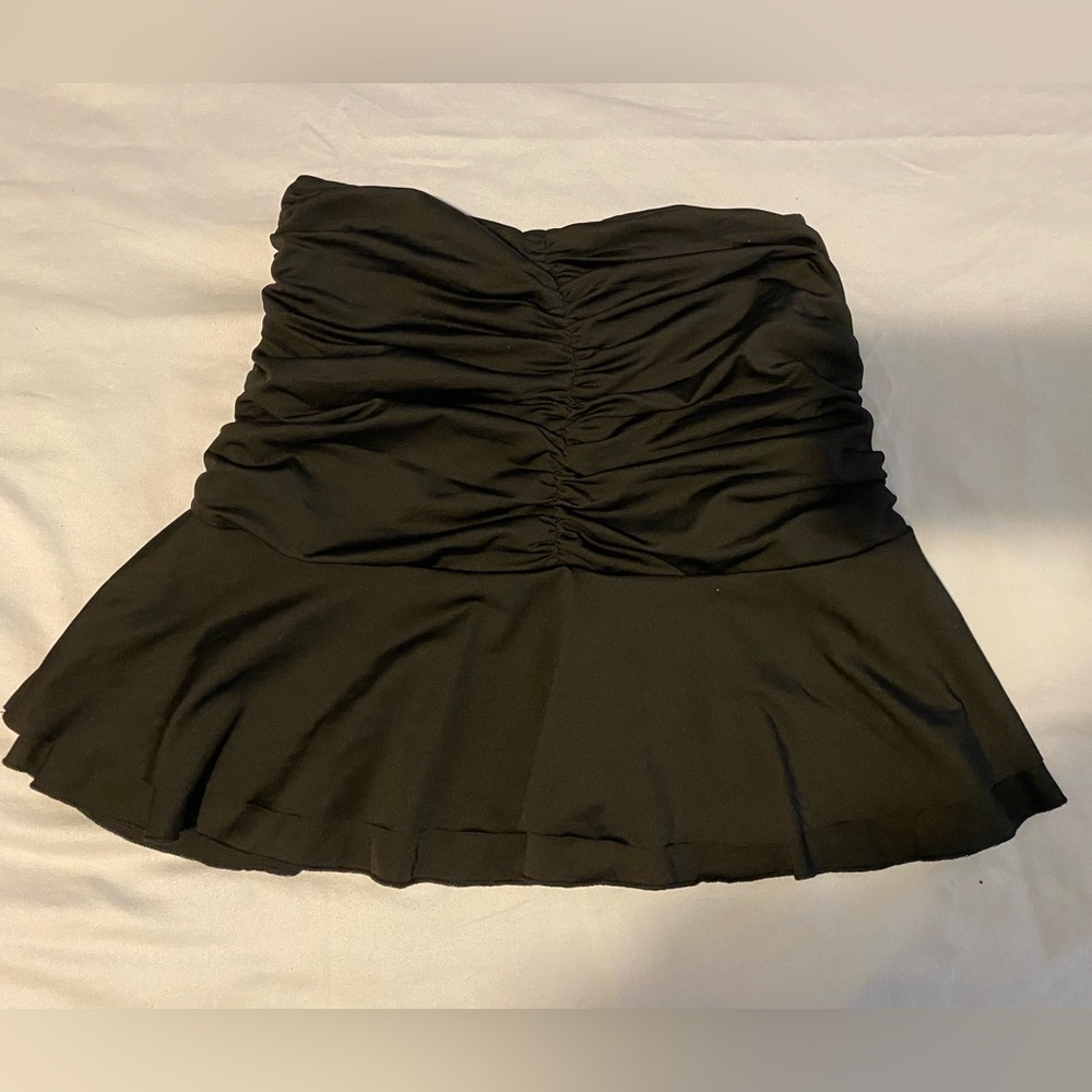 Sexy, black, ruched mini-skirt